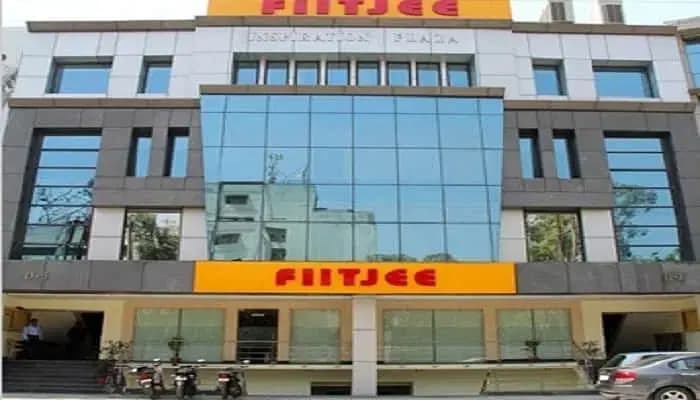 FIITJEE Lucknow (Gomti Nagar): Courses & Fees 2026