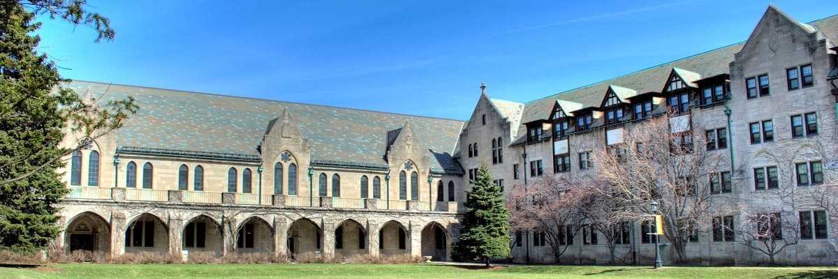Dominican University College banner